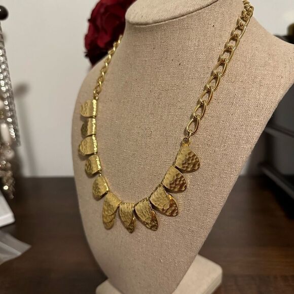 Vintage signed Ultra Craft Gold Tone Statement Necklace - Picture 2 of 5